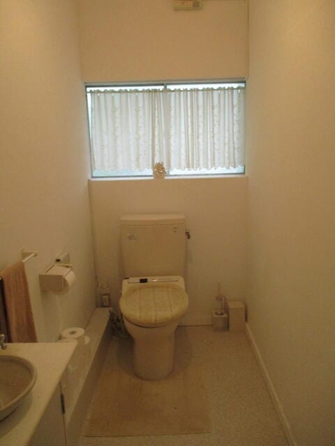 1階トイレと手洗い