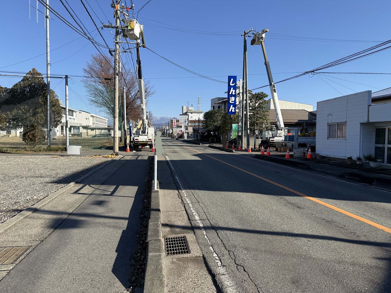 前面道路(西から東)