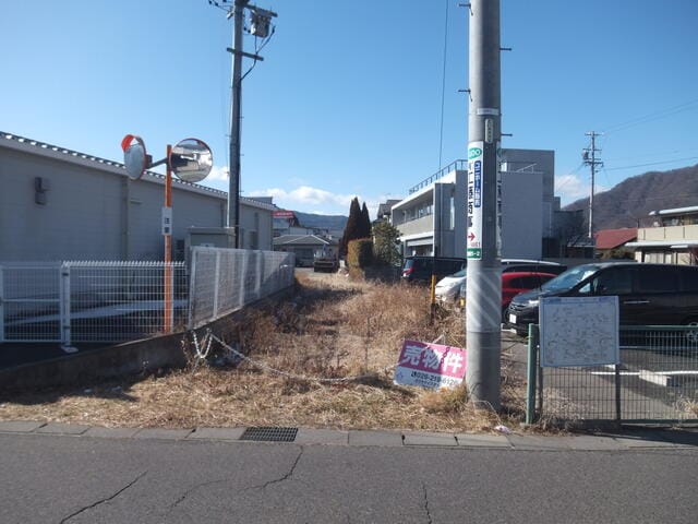 東側道路より