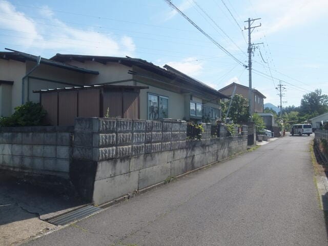 北東より