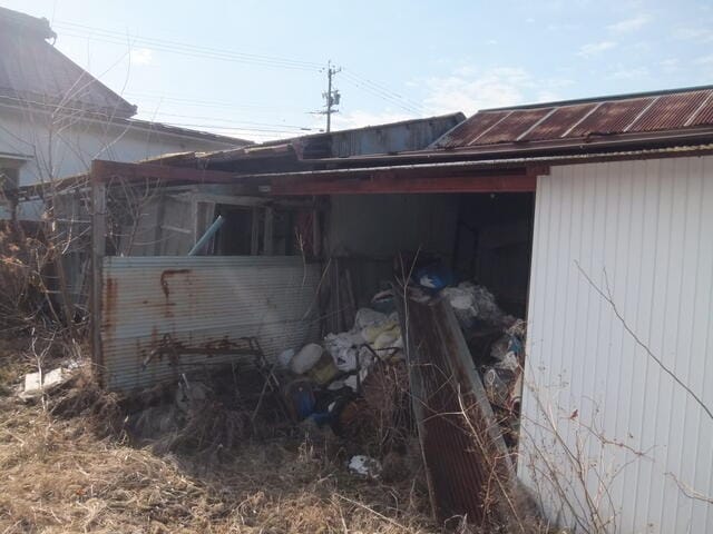 物置内にも動産がたくさんあります
