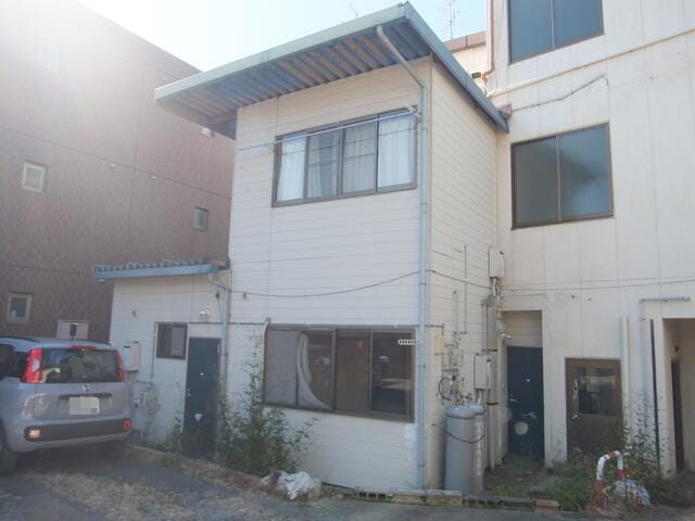 東側より
