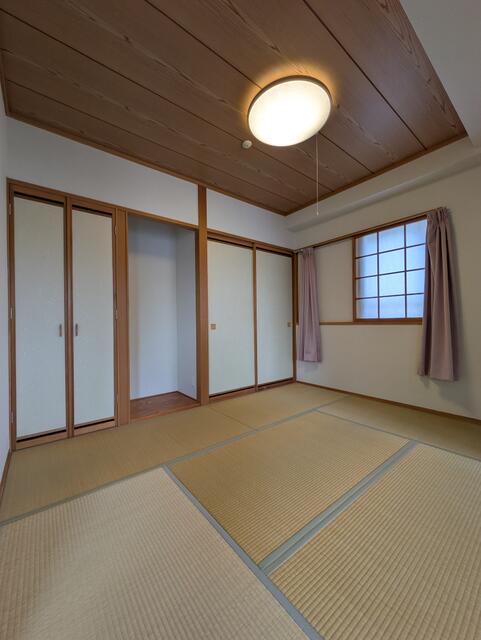 暮らしの中に和のエッセンスを床の間があるので戸建てのような雰