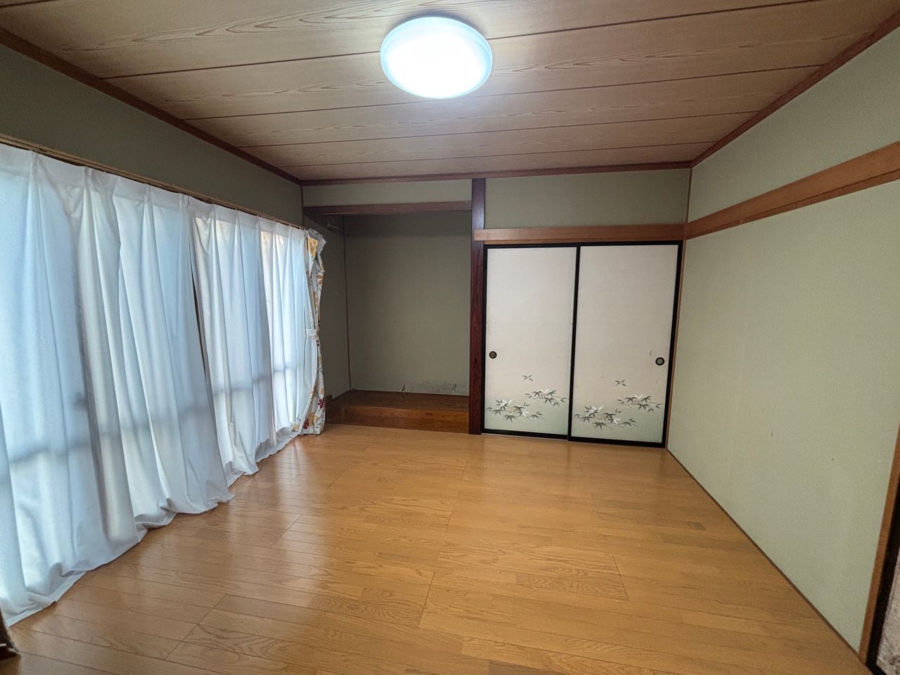 1階和室8帖(床をフローリングにしてあります)