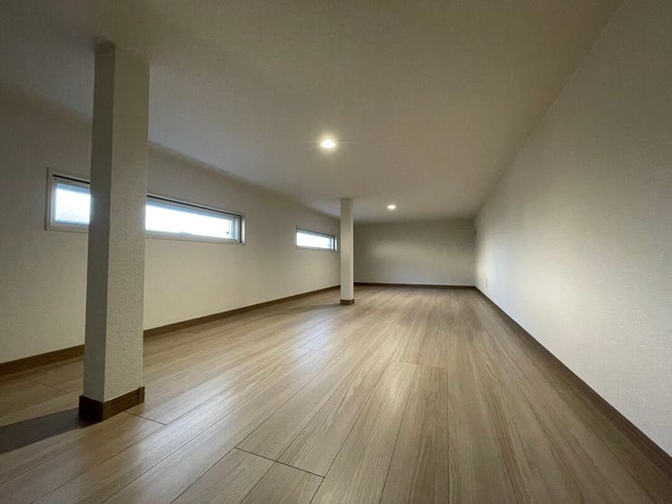屋根裏収納