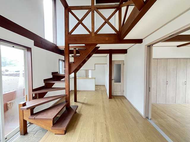 吹き抜けのあるリビング