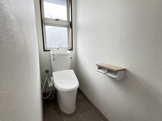 ウォシュレット付きトイレ