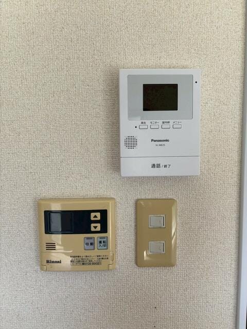 一人での在宅だと、インター越しの対応で済ませられれば安心です