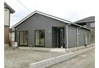 ①号 お庭、駐車スペース、日当たりに注目です。