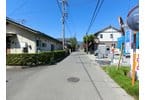 前面道路の様子です。交通量少ないです。