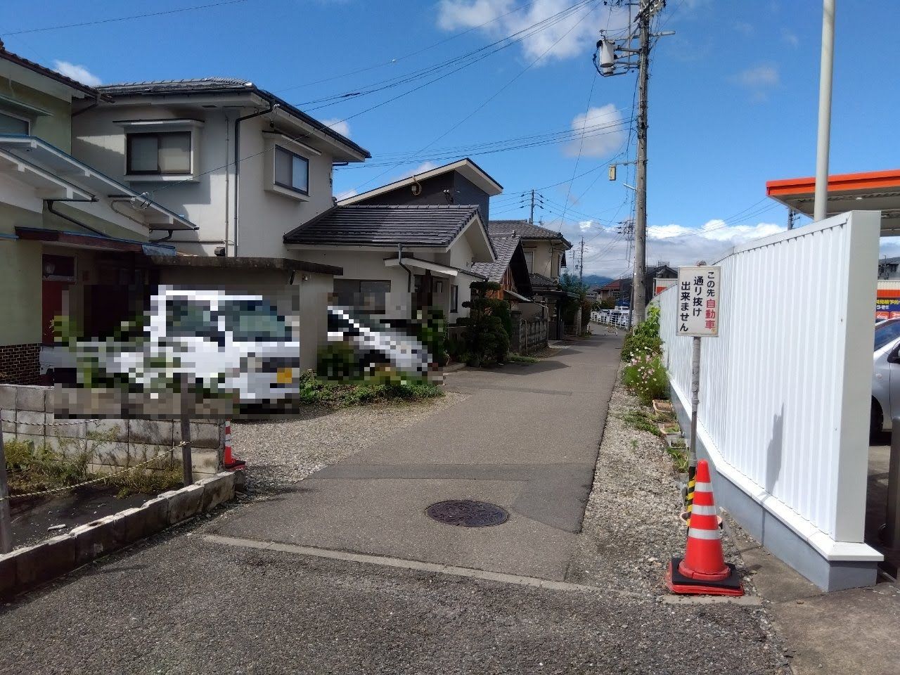 西側方面へ自動車での通り抜けはできません