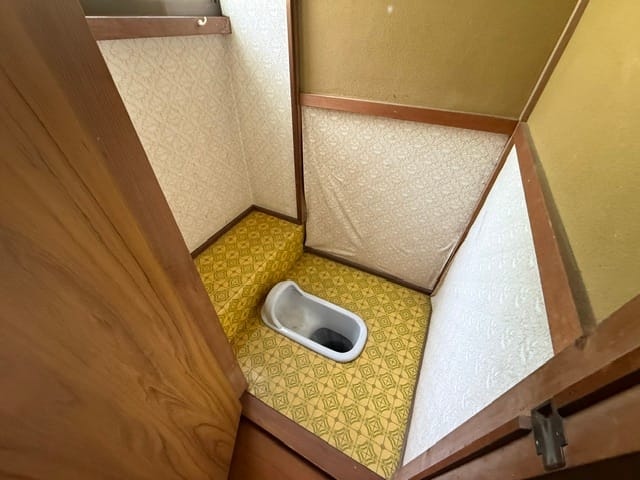 トイレ(現況汲み取り)