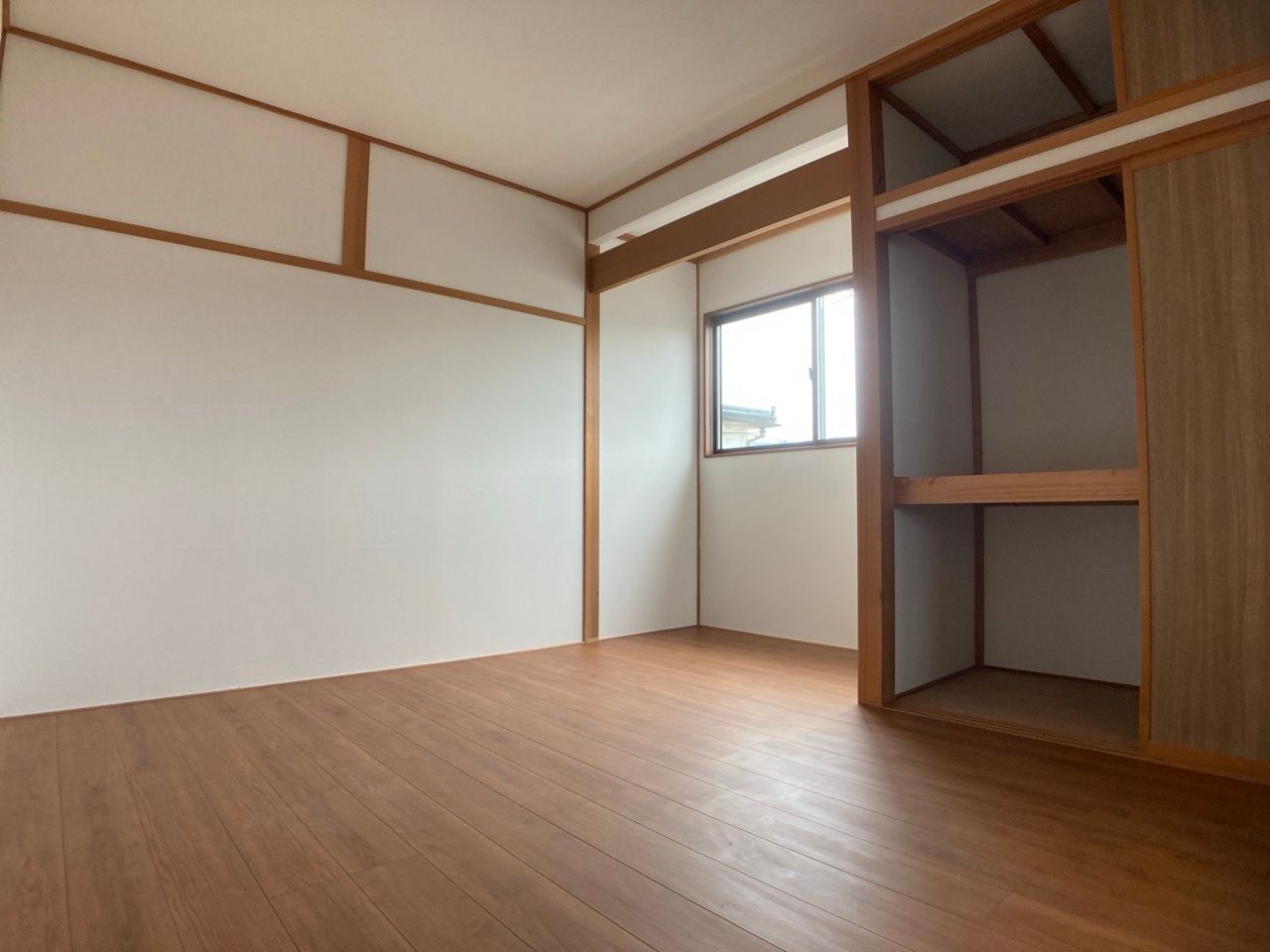 2階洋室6帖