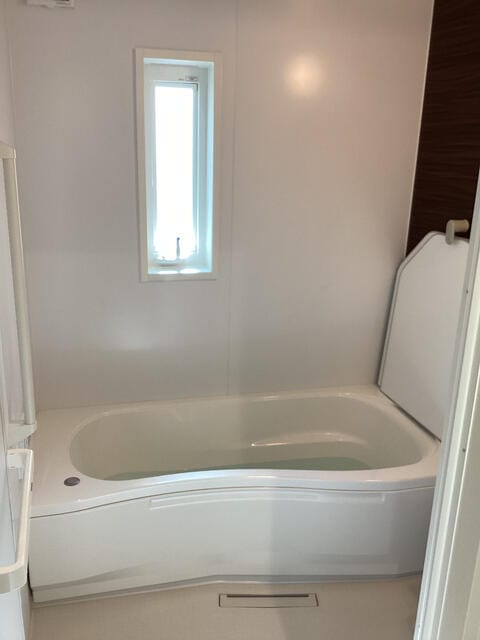 足をのばしてのびのびリラックスできる浴室