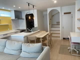 写真に写る家具家電等は引渡しまでに撤去いたします。