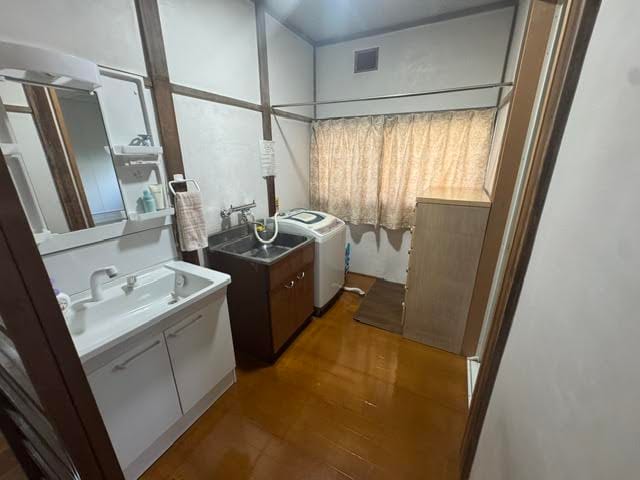 洗面台、脱衣室