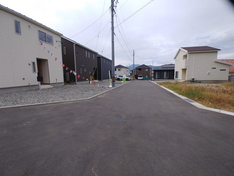 北側前面道路