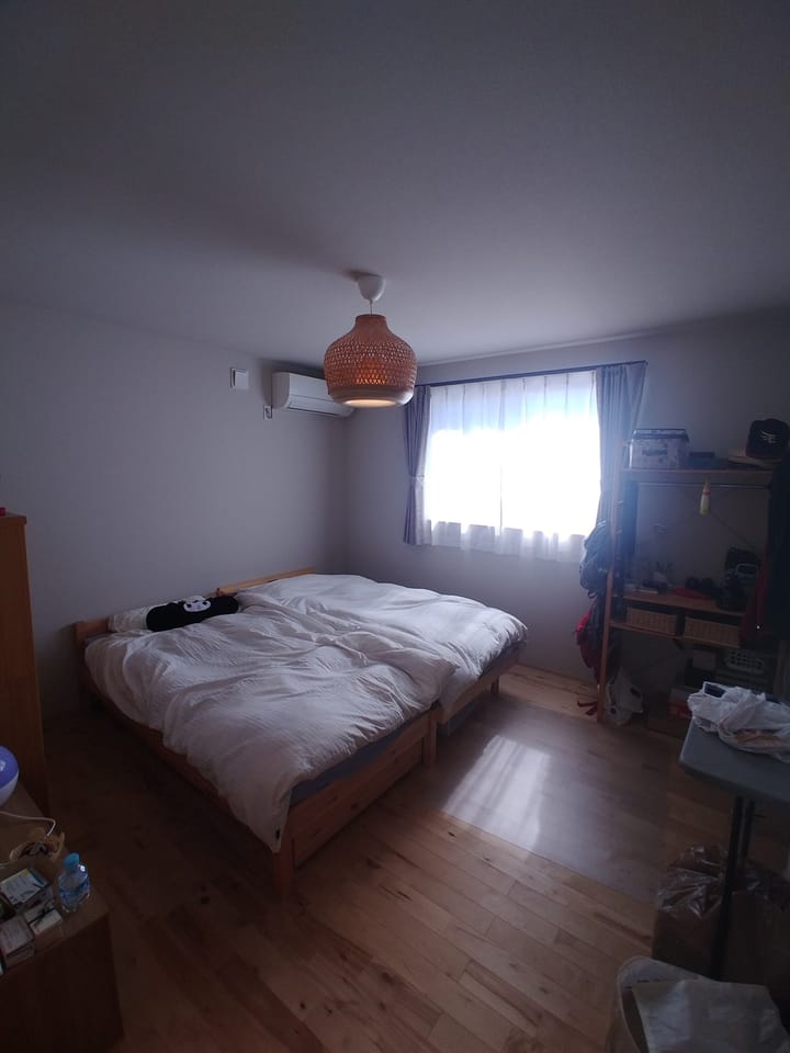 2階洋室(7.6帖).2