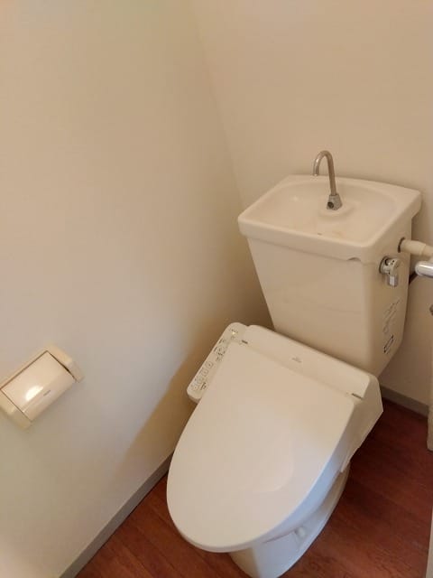 シャワー付きトイレ