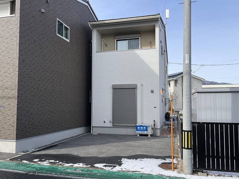 外観+駐車スペース