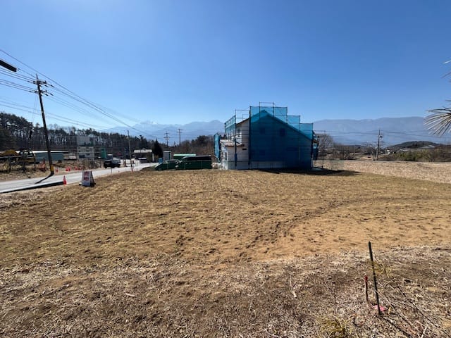 R8.2.22 北から現在 遠方に甲斐駒