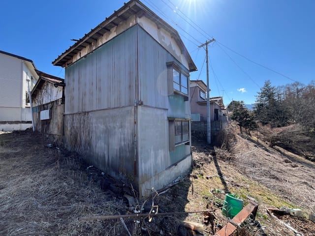 北から 外観 地下置場