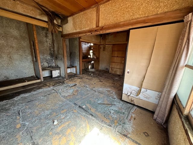 6帖 片付け中 西から