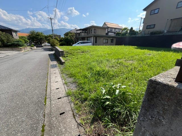 北東から