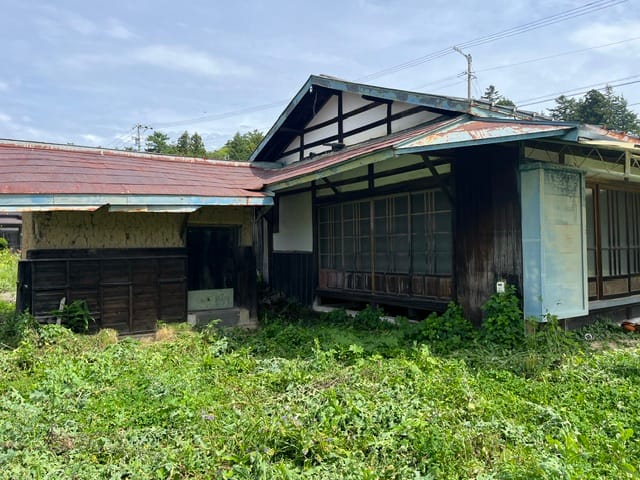 左 小さな土蔵