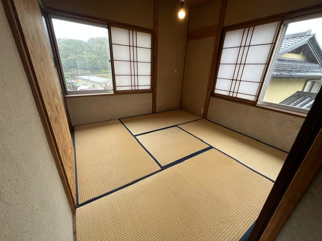 2階北 4.5帖和室