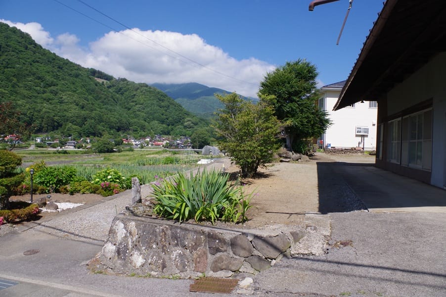 庭先からの北側の環境。