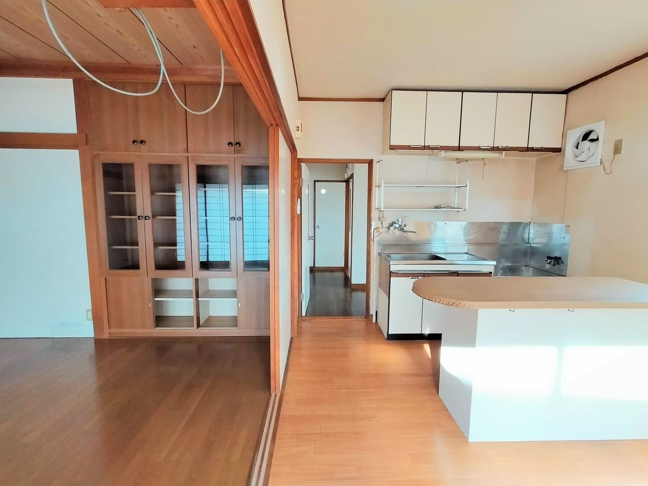 キッチン、リビング