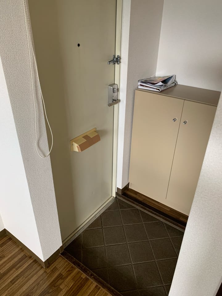 玄関なか