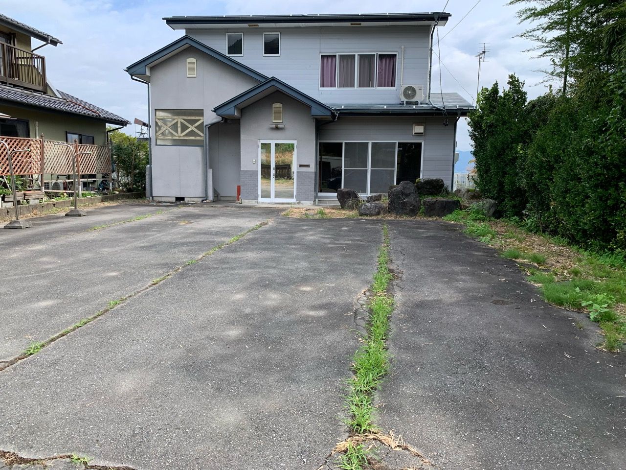 駐車場_複数台駐車可能です