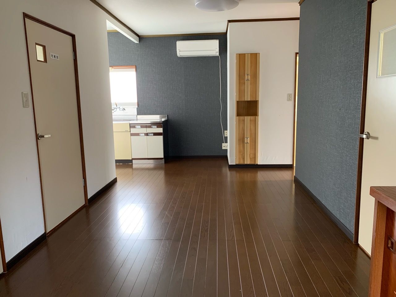 玄関から
