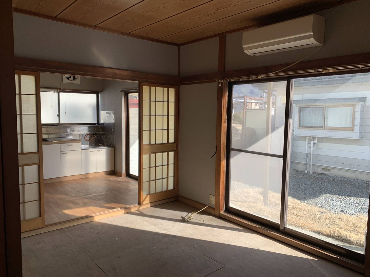 畳入替中です…