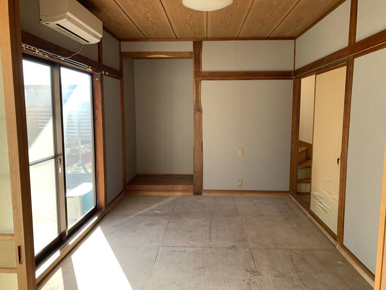 畳入替中です…