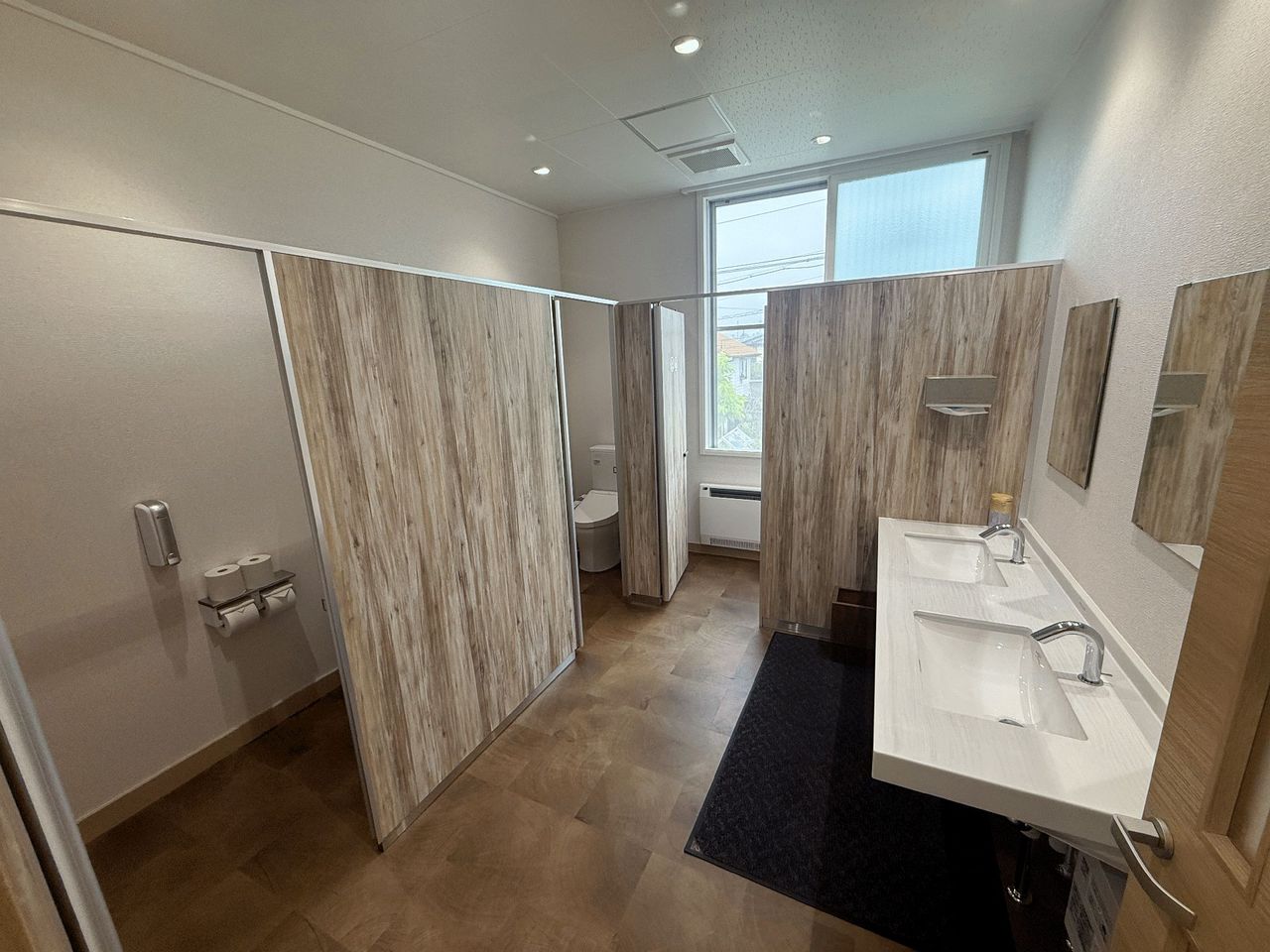 共用トイレ(男子)