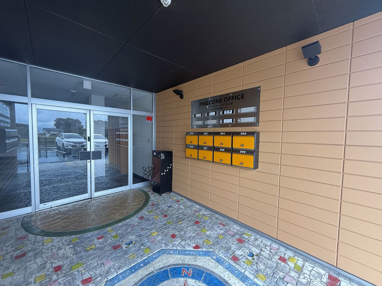 共用エントランス、ポスト