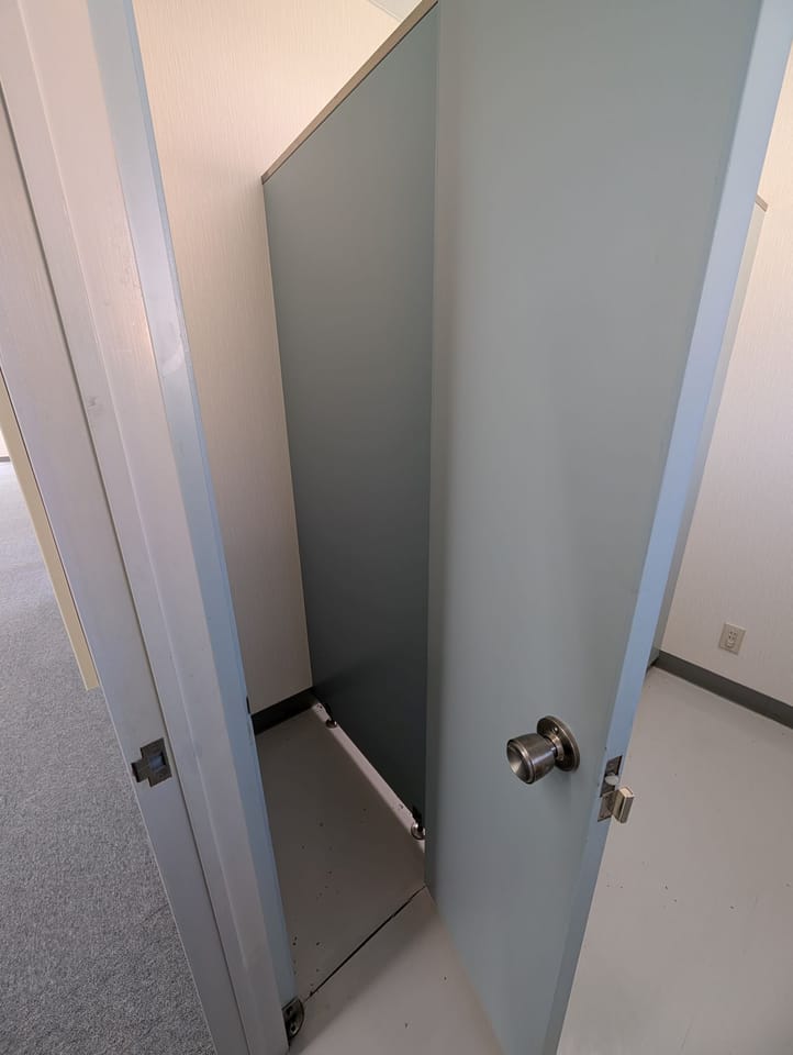 トイレ物入