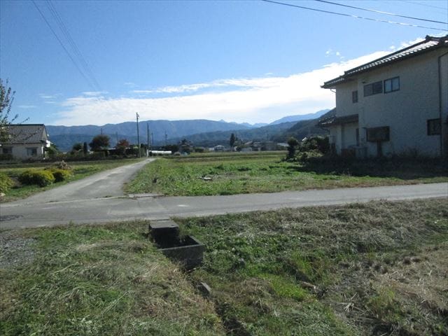 西側より(北側道路付きと西側道路付きの角地)