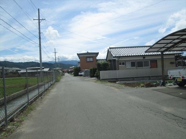離れ 西側より 北側道路付き