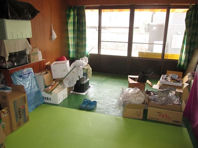 元 店舗の中