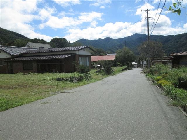 北側より 西側道路付き