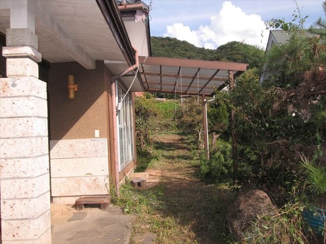 差し掛けがあるので洗濯物が干せます