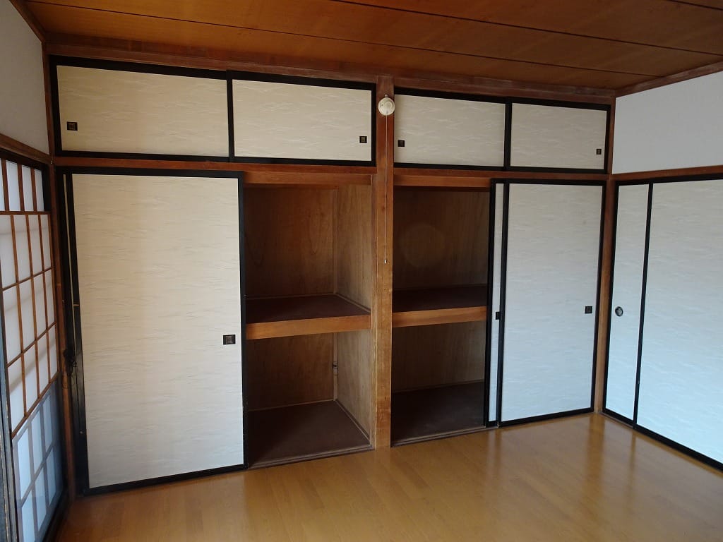 洋室8帖押入