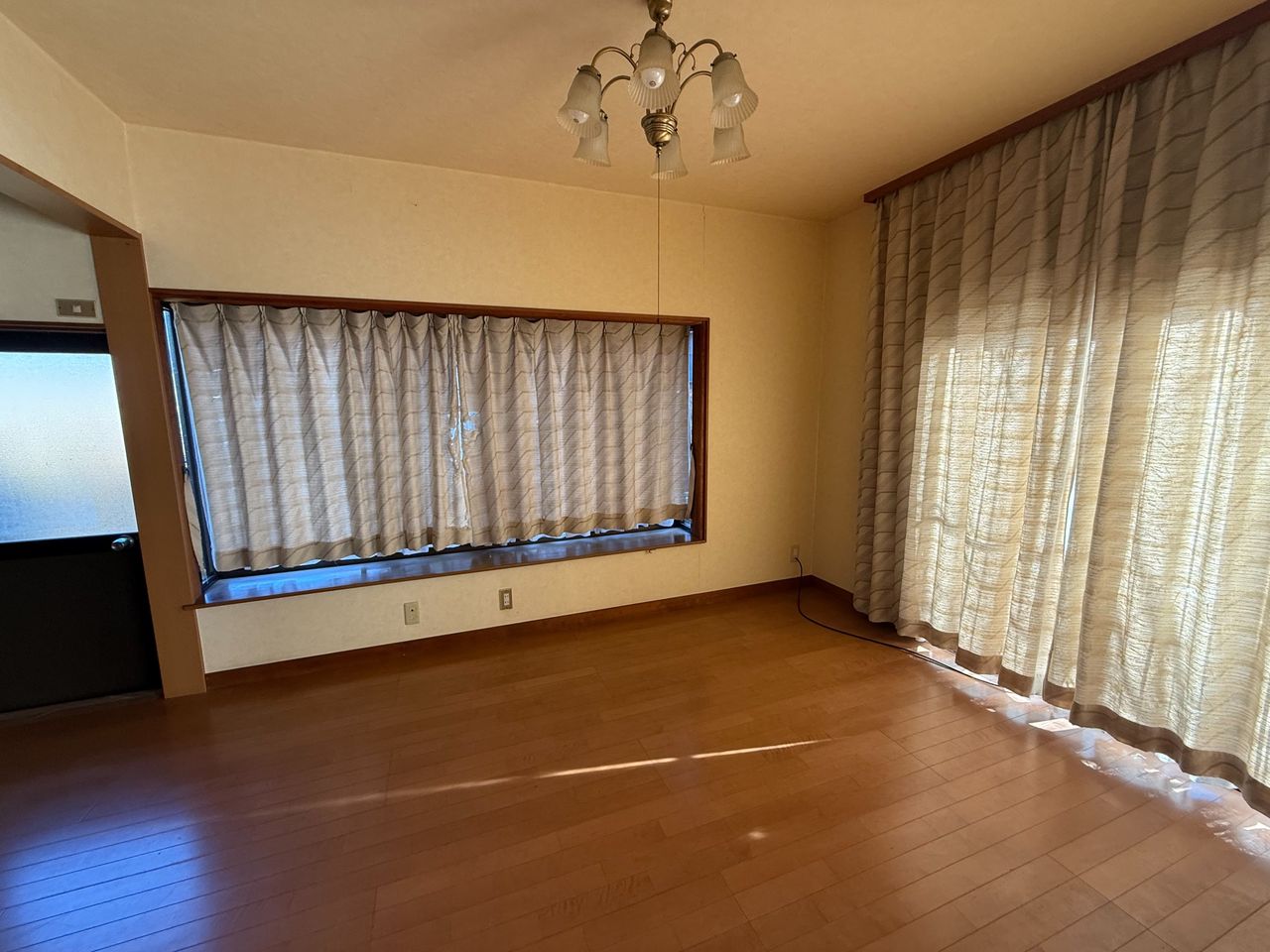 母屋 ダイニングスペース