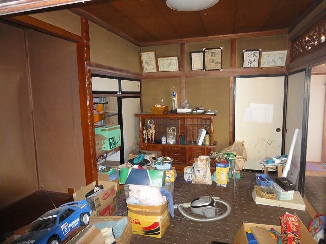 床の間のある和室(残存物は片付けます)