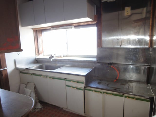 キッチン(経年劣化や汚れがあります)