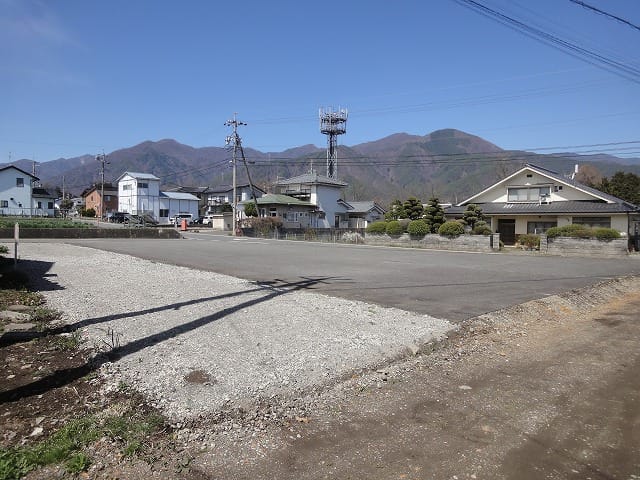 南東隅から北西方向でsう。